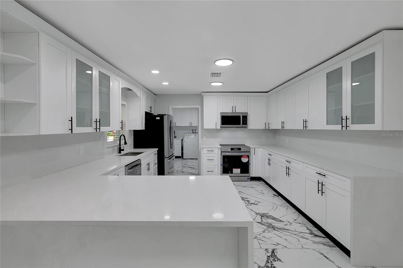 COLONIAL GROVE - Residential