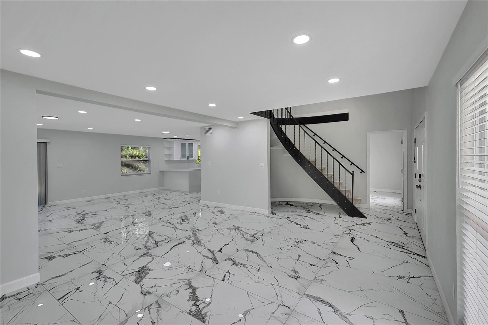 COLONIAL GROVE - Residential