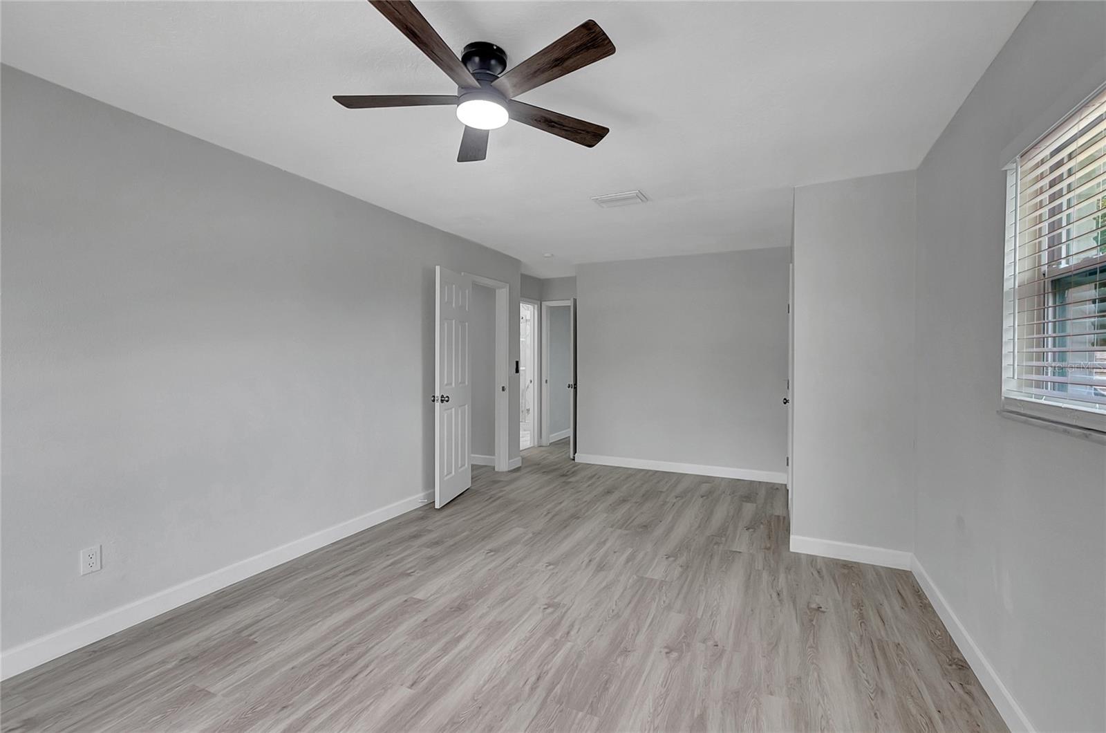 COLONIAL GROVE - Residential