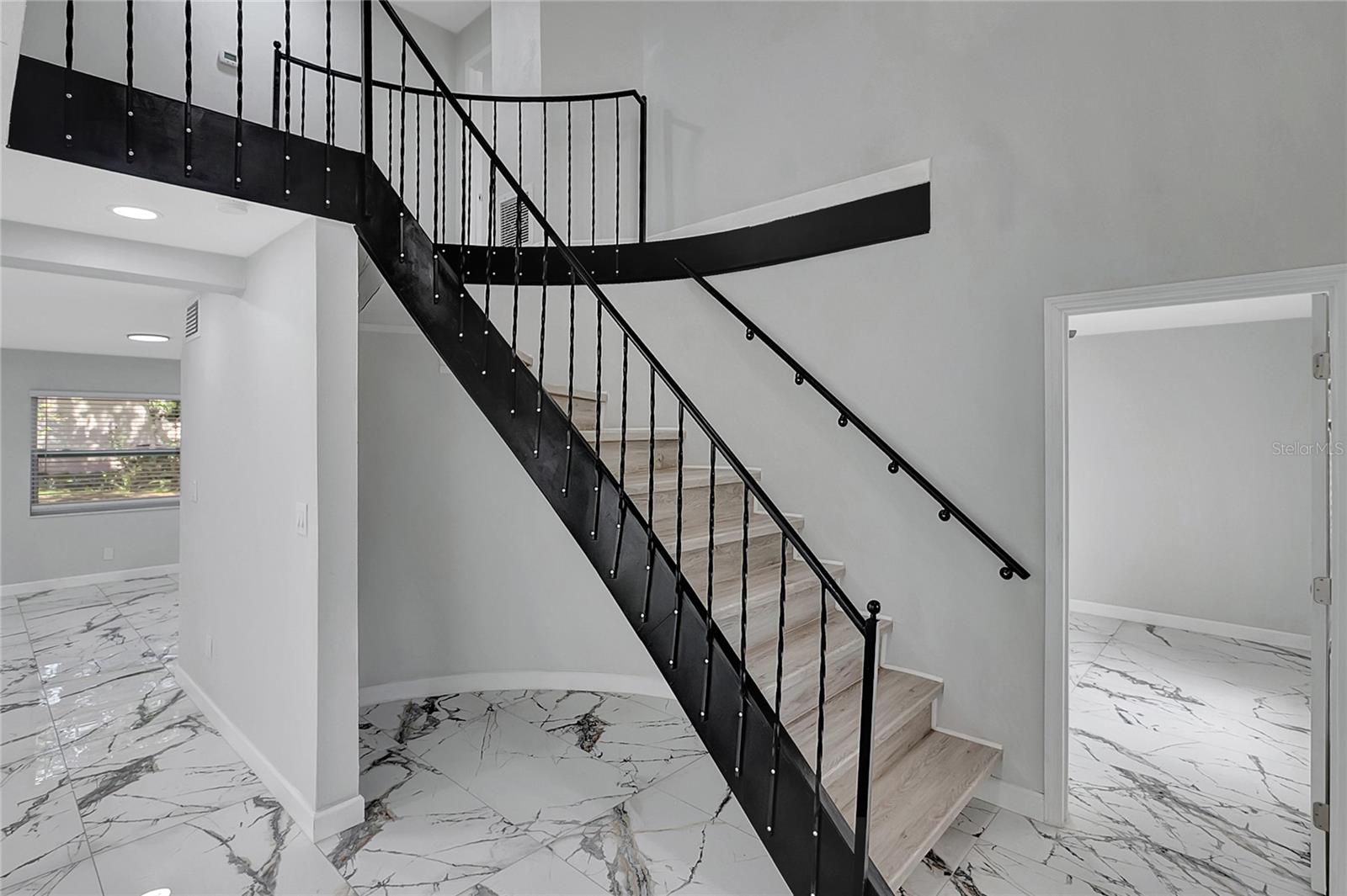 COLONIAL GROVE - Residential