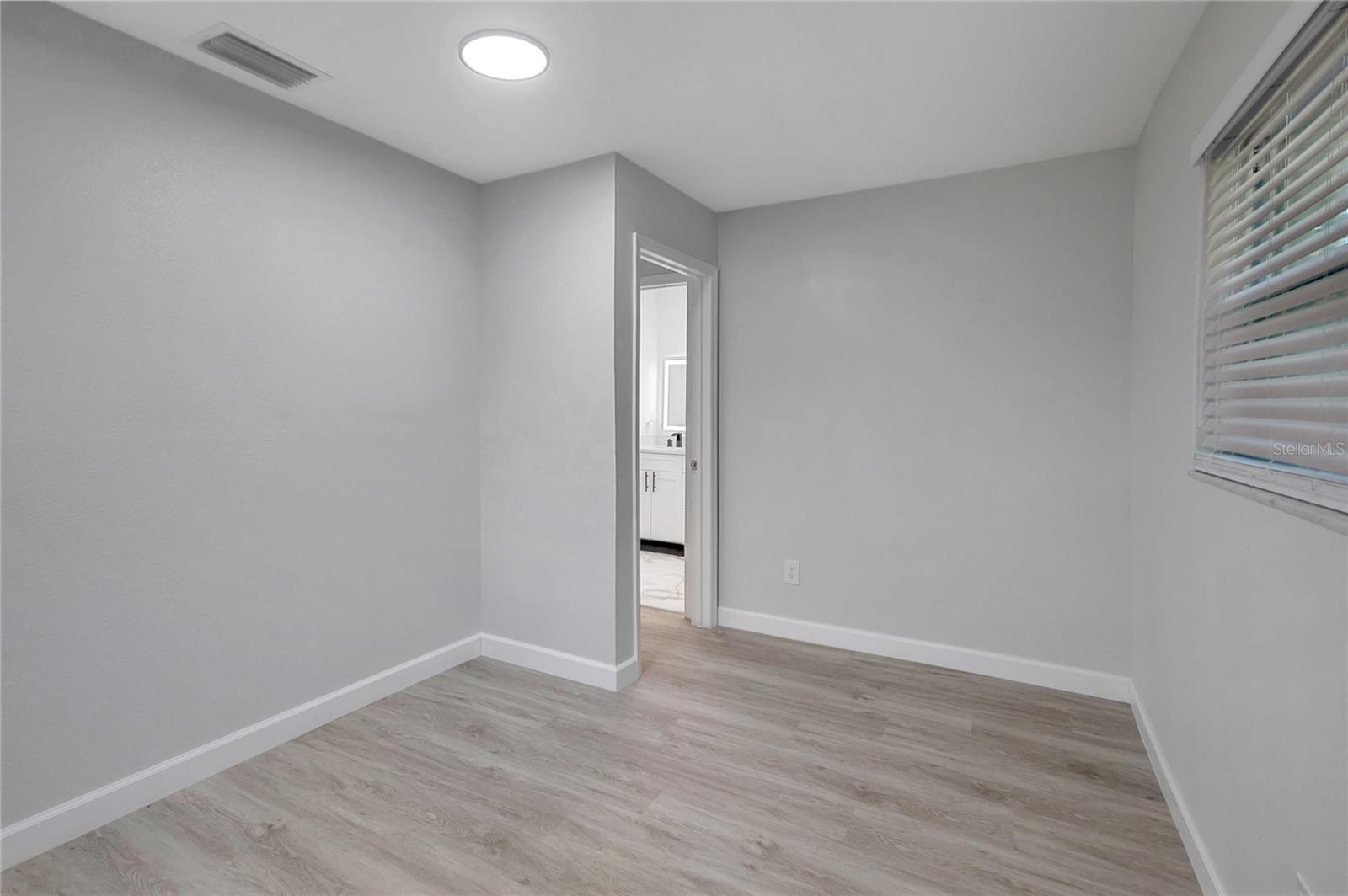 COLONIAL GROVE - Residential