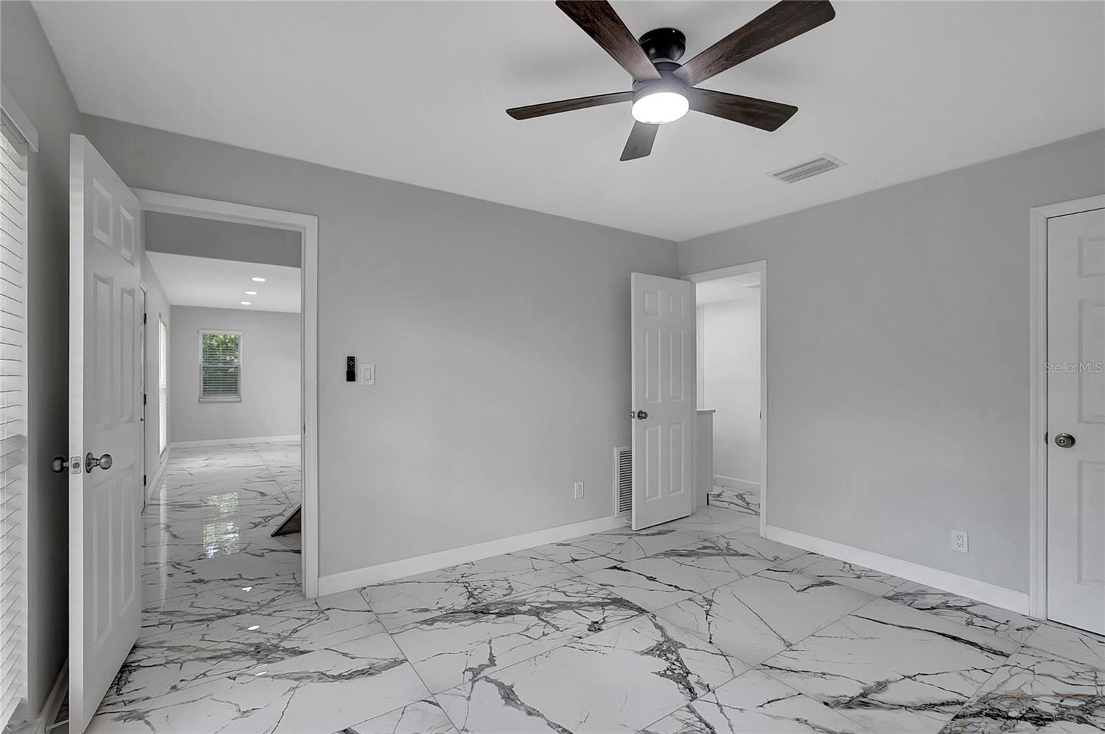 COLONIAL GROVE - Residential