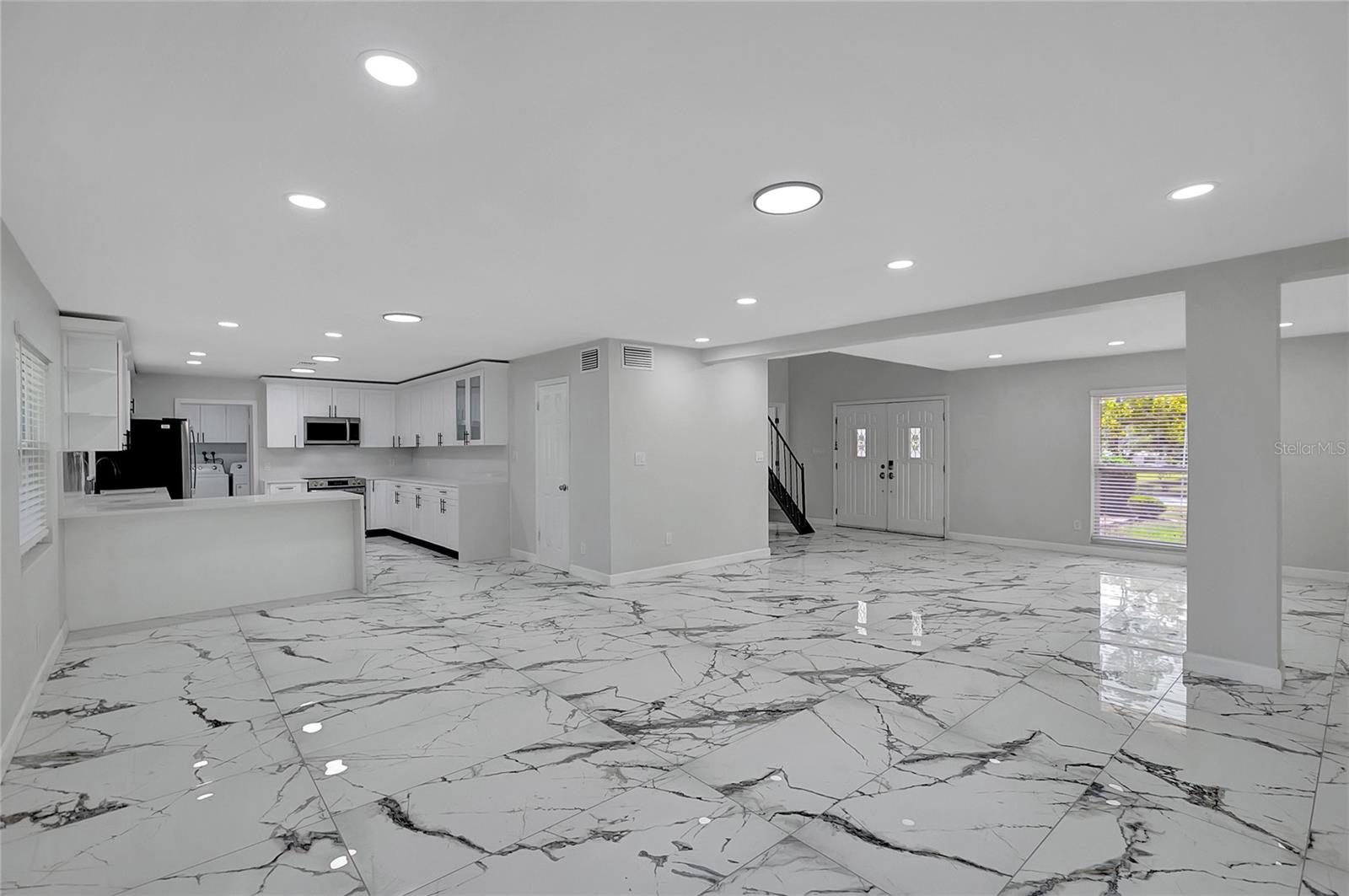 COLONIAL GROVE - Residential