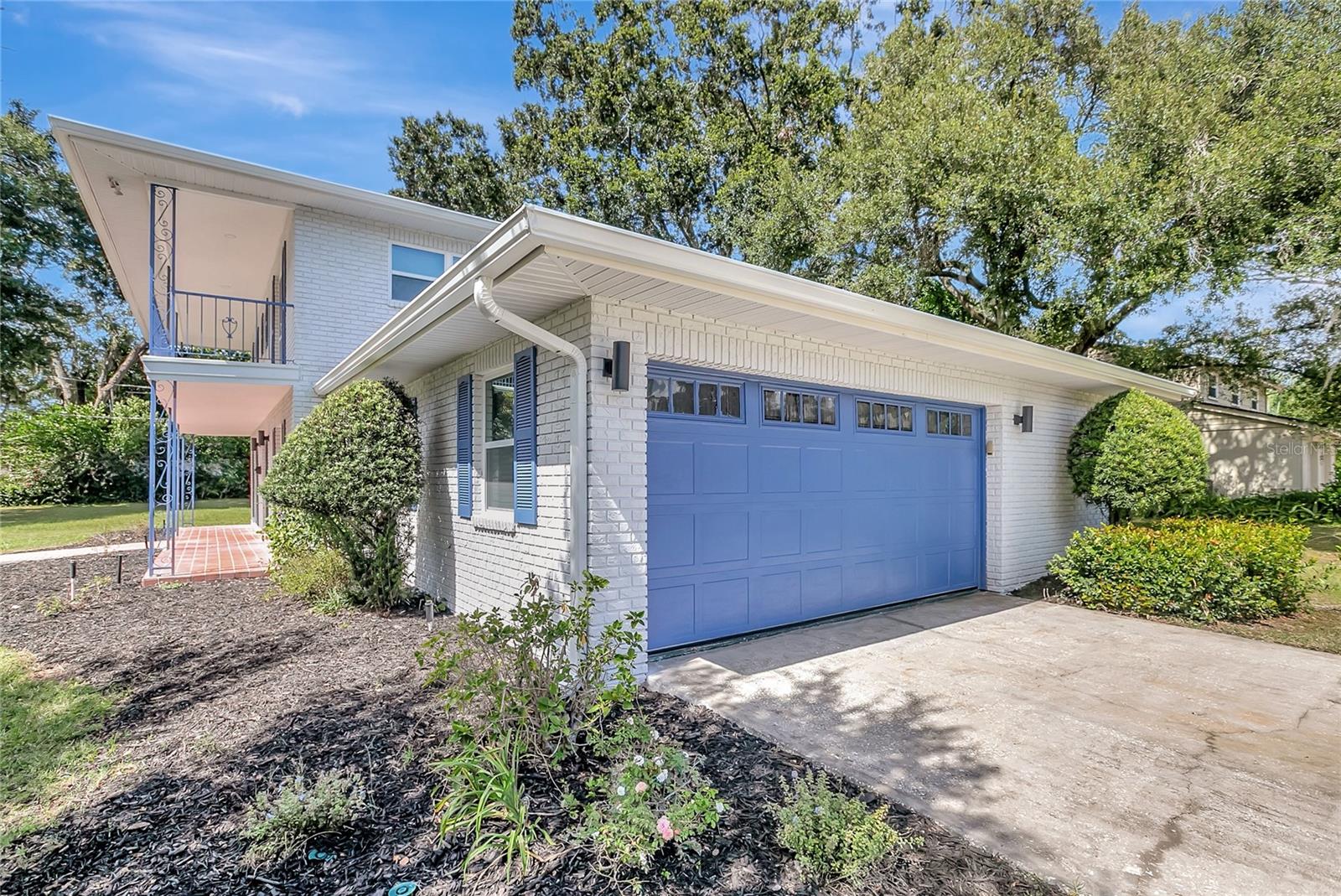 COLONIAL GROVE - Residential