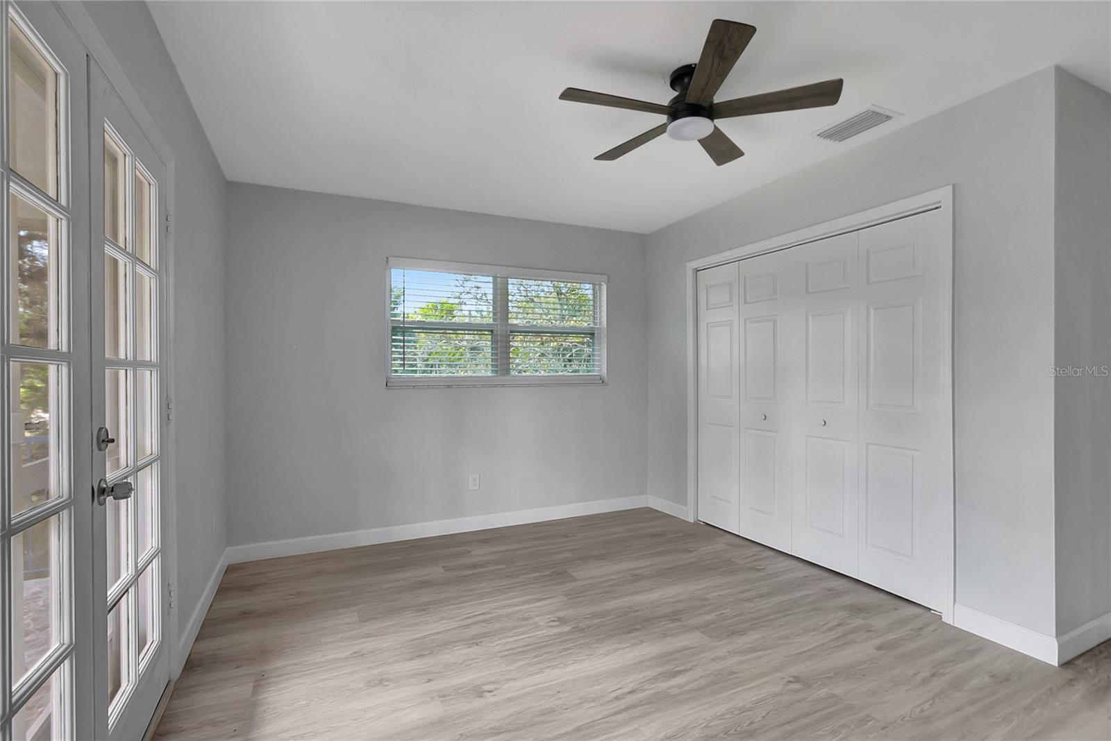 COLONIAL GROVE - Residential