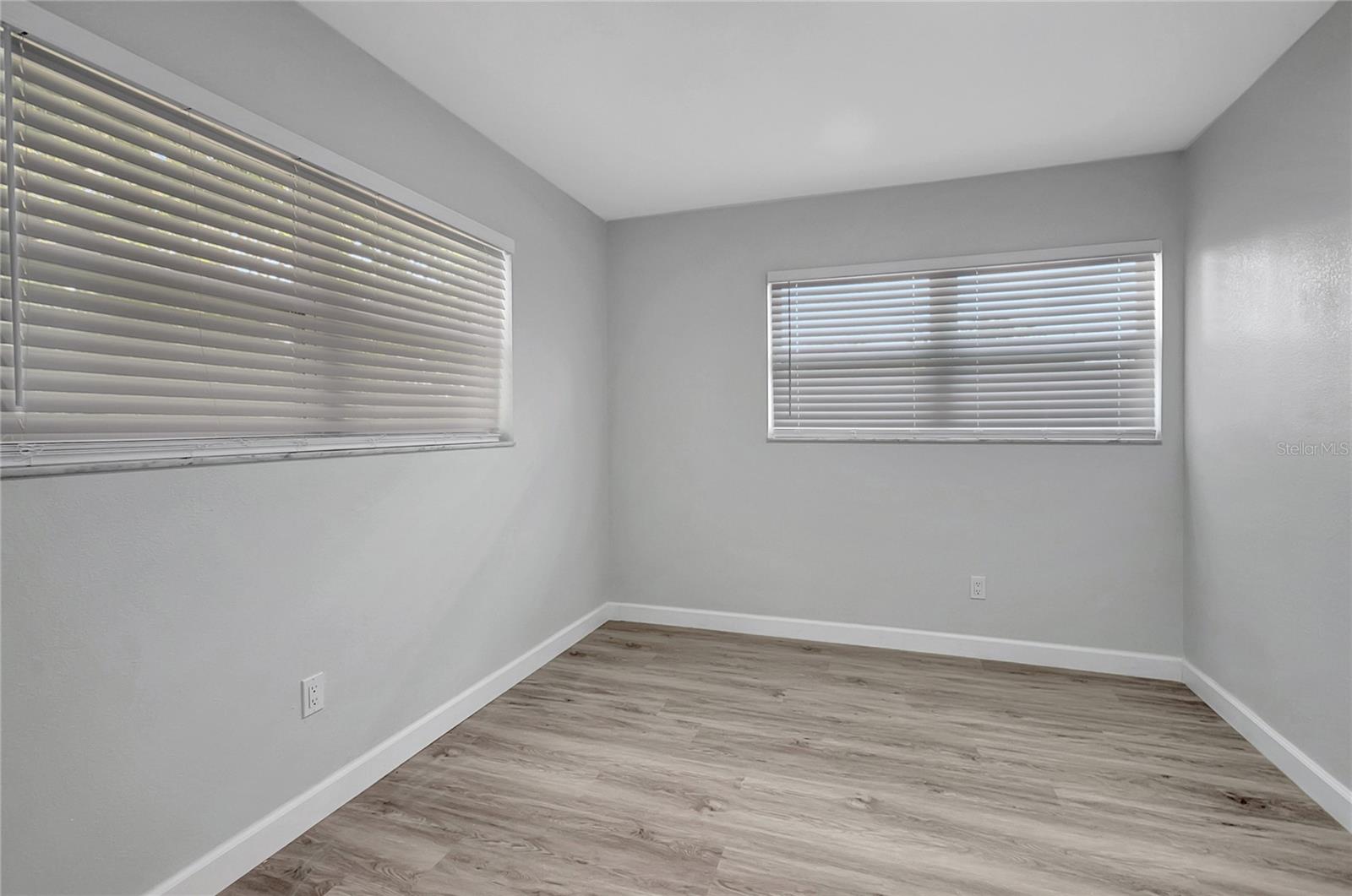 COLONIAL GROVE - Residential