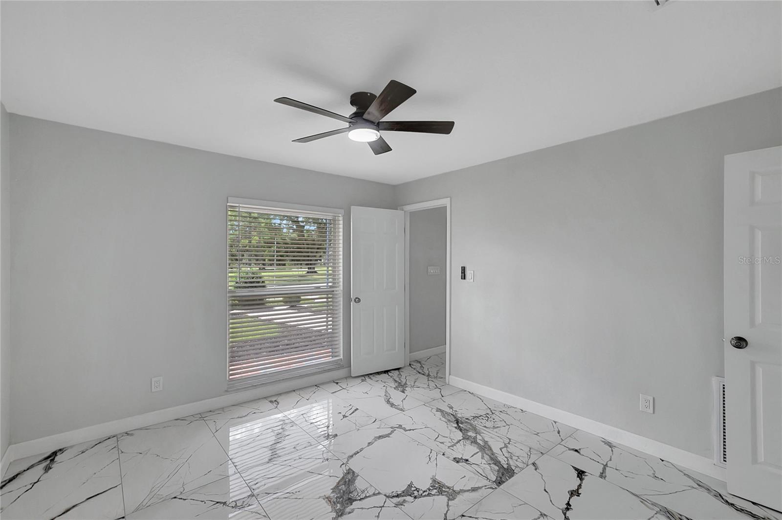 COLONIAL GROVE - Residential