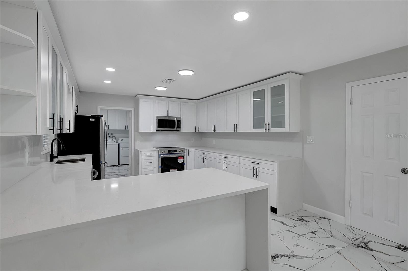 COLONIAL GROVE - Residential