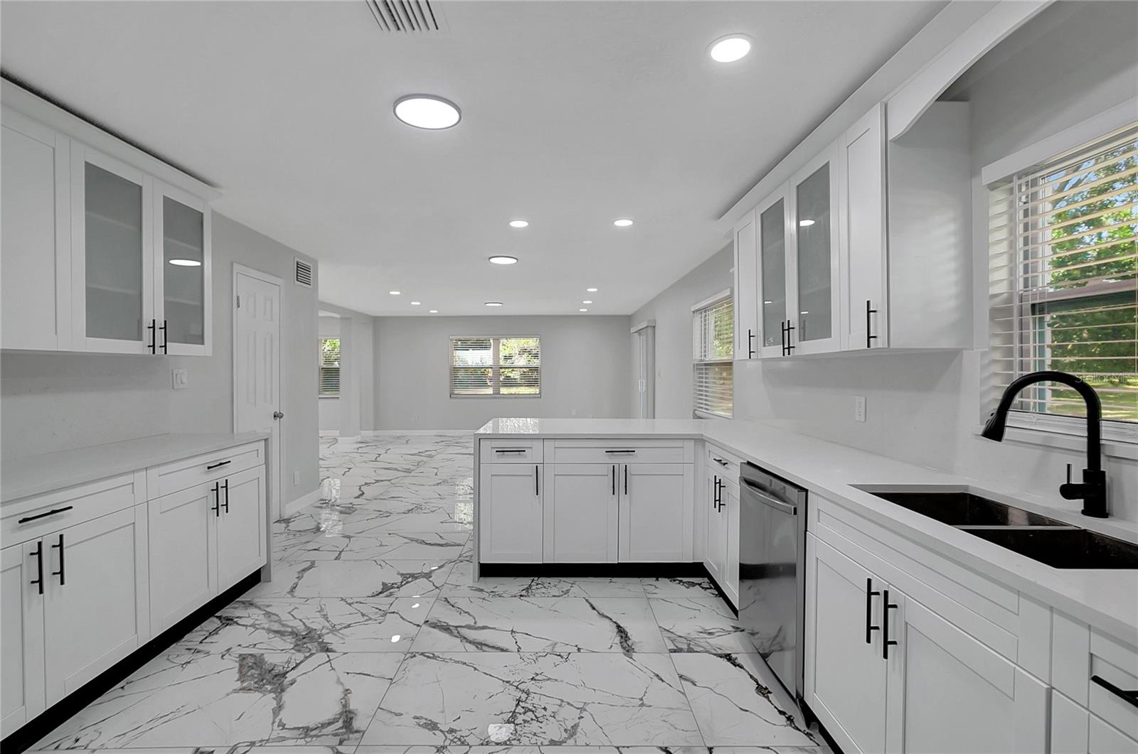 COLONIAL GROVE - Residential