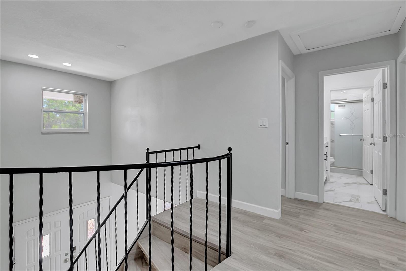 COLONIAL GROVE - Residential