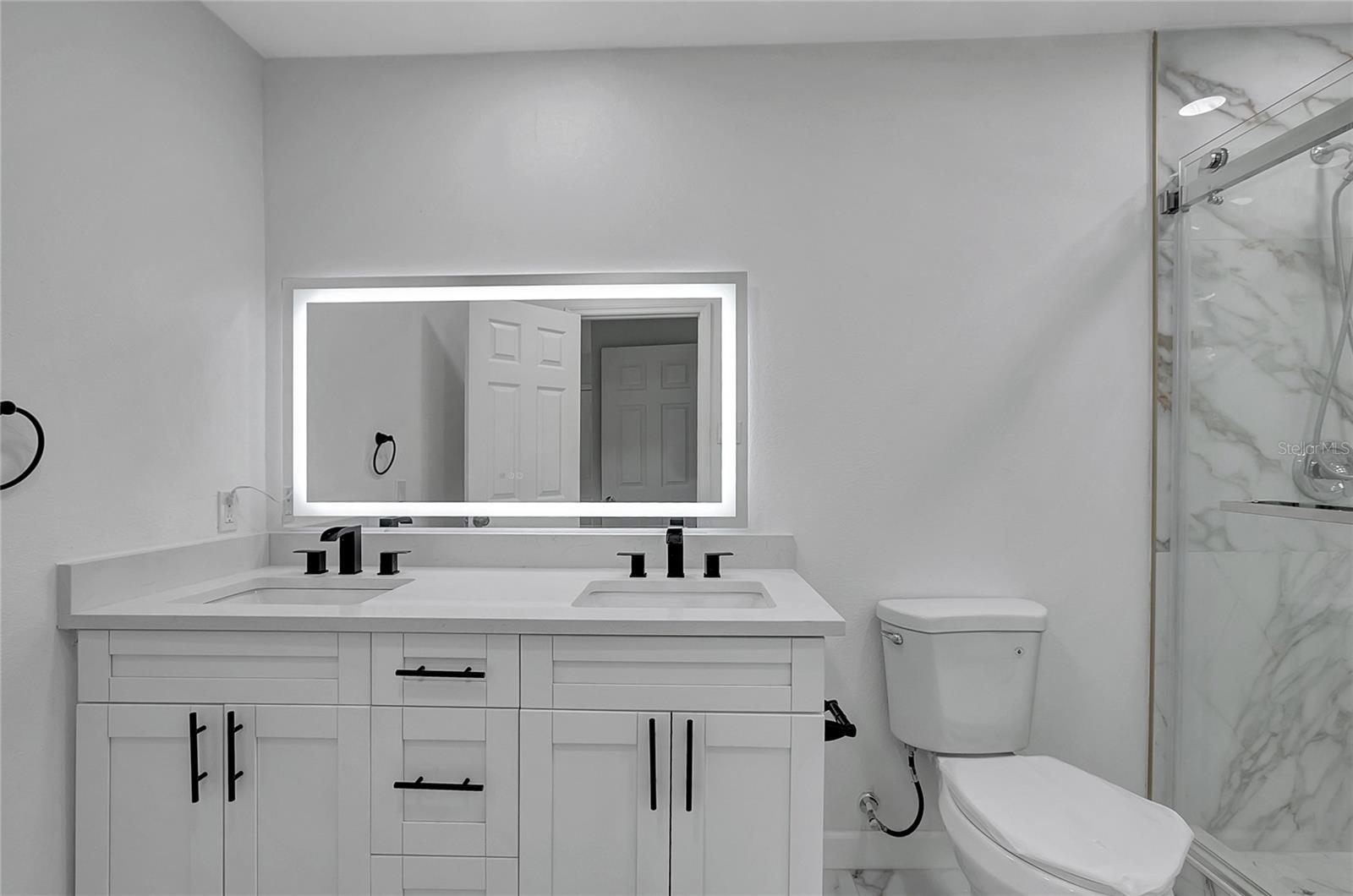 COLONIAL GROVE - Residential