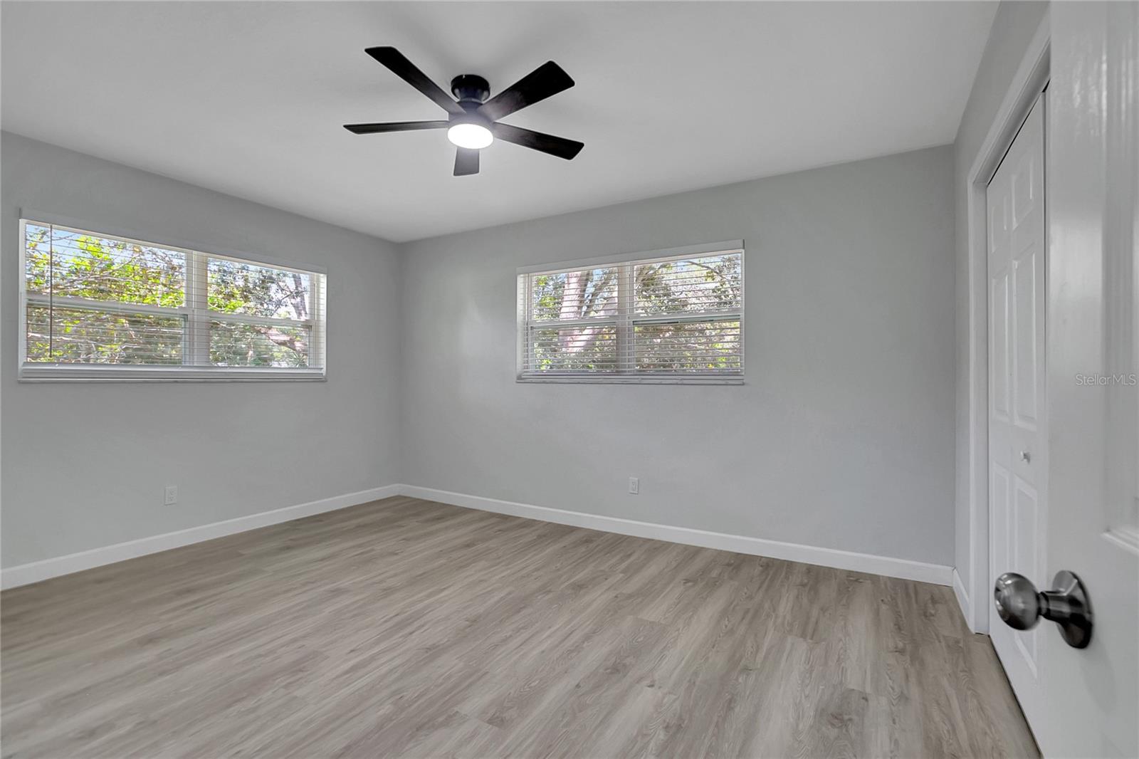 COLONIAL GROVE - Residential