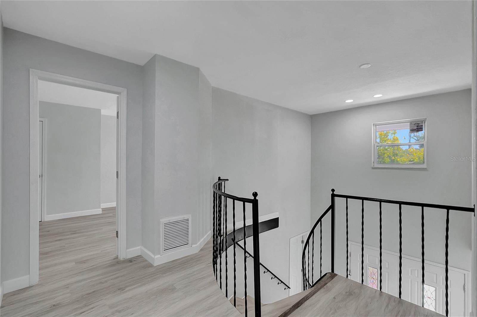 COLONIAL GROVE - Residential