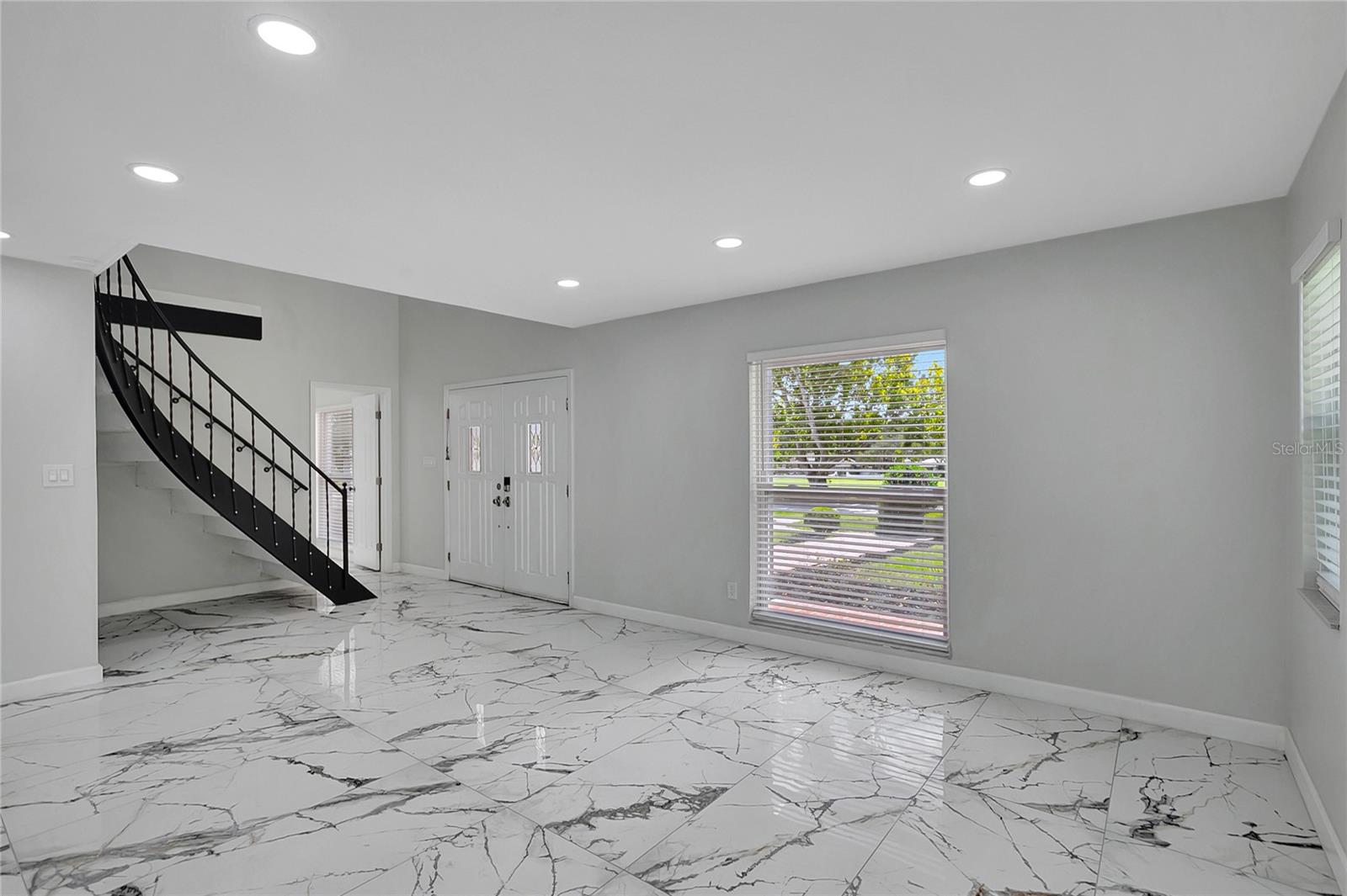 COLONIAL GROVE - Residential