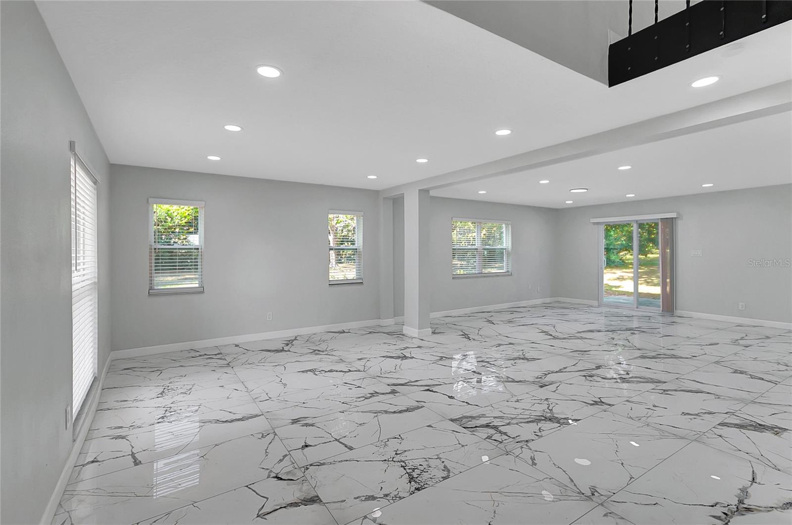 COLONIAL GROVE - Residential