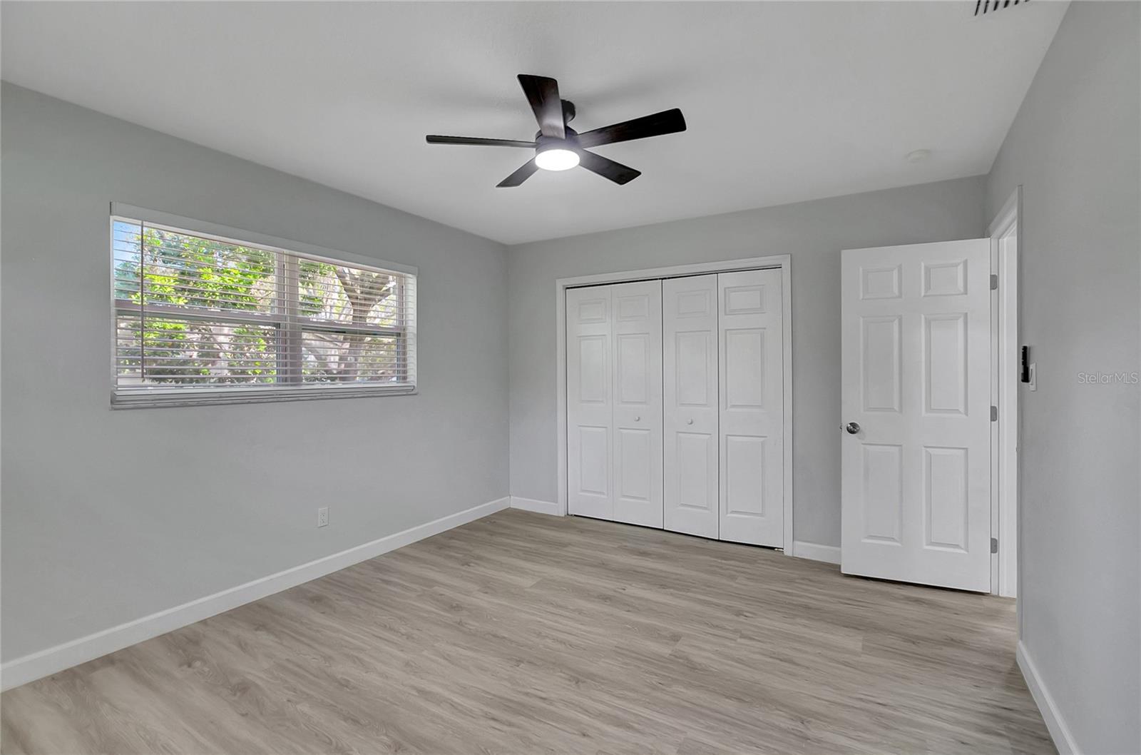 COLONIAL GROVE - Residential