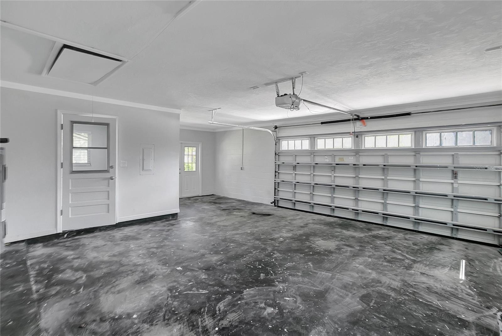 COLONIAL GROVE - Residential