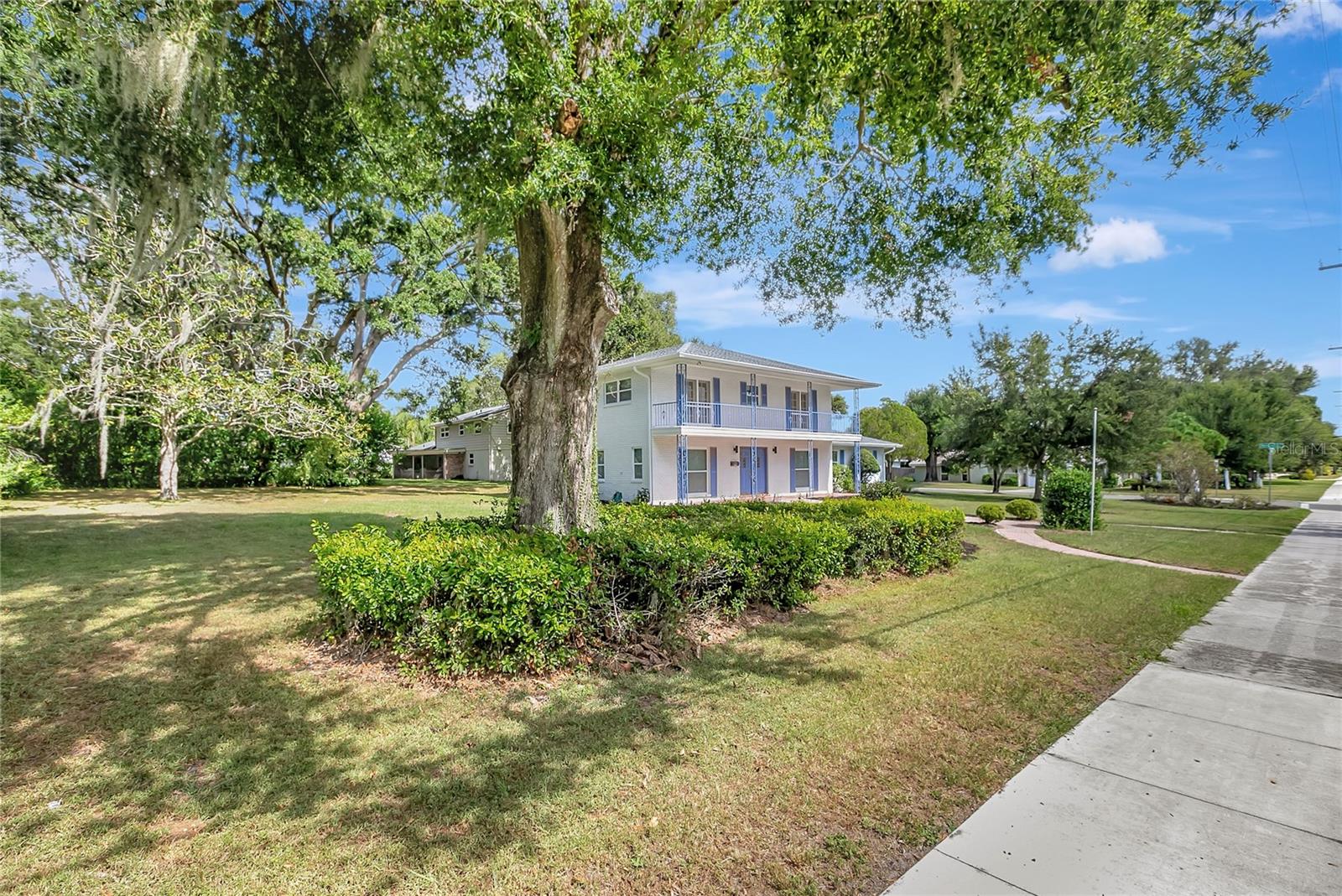 COLONIAL GROVE - Residential