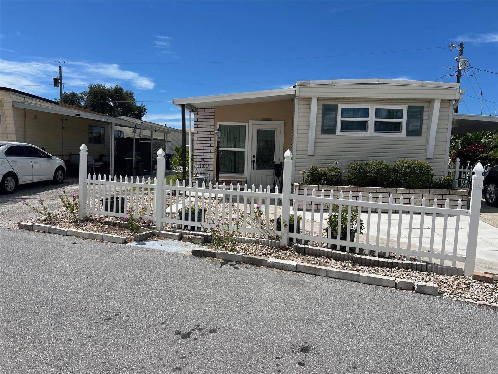 6580 SEMINOLE BOULEVARD 204
