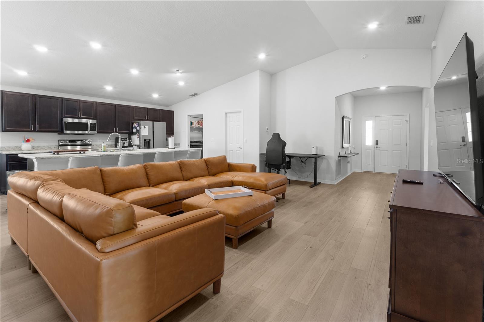 1524 FLEUR DRIVE