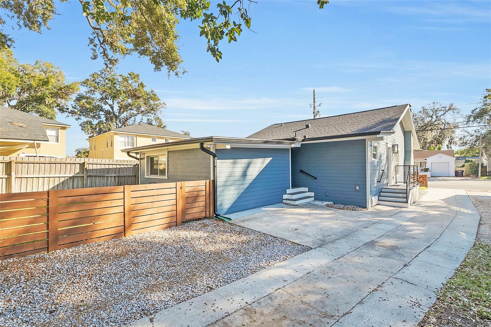 PRINCETON COURT - Residential