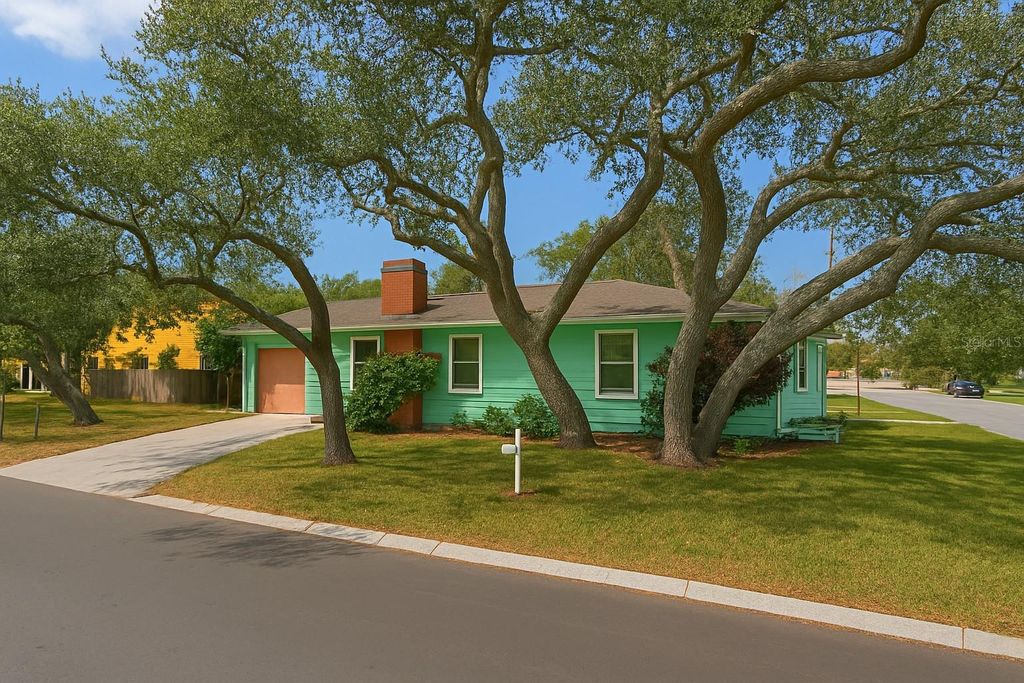 Photo of 214 S Highland Avenue, Clearwater, FL 33755 (MLS # O6321854)