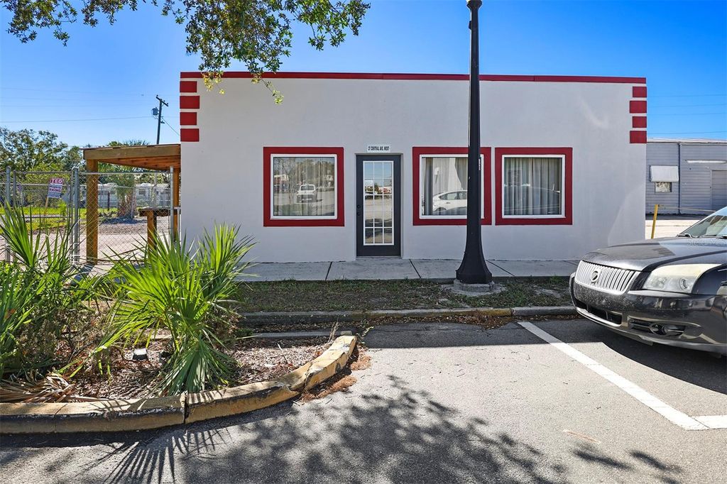 Photo of 37 W Central Avenue, Lake Wales, FL 33853 (MLS # K4902733)