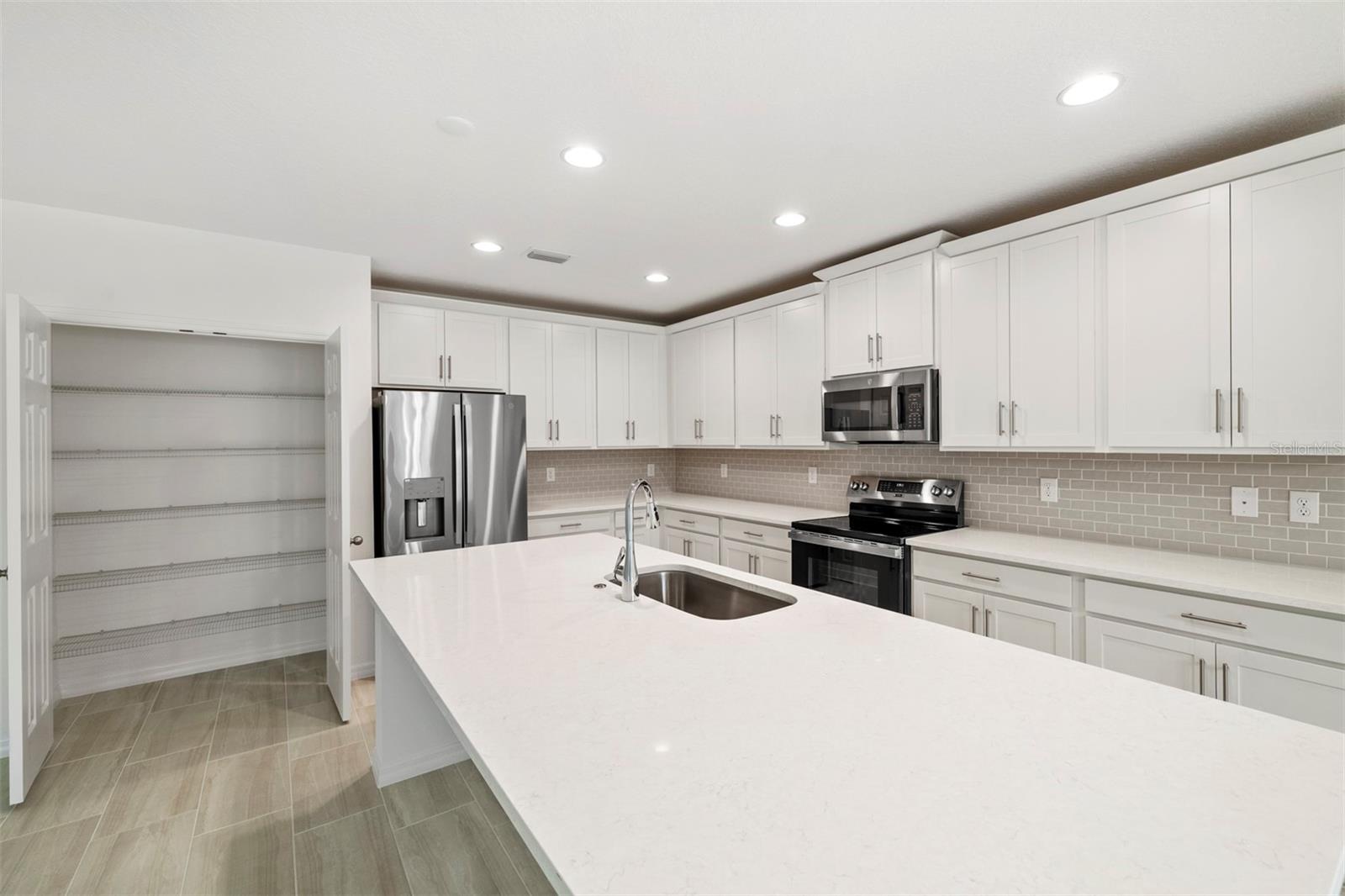 LAKE LINCOLN - Residential