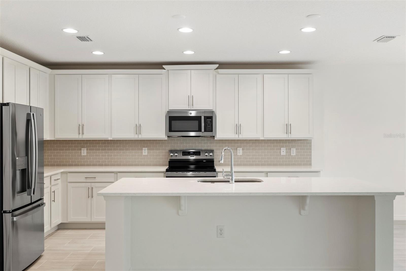 LAKE LINCOLN - Residential