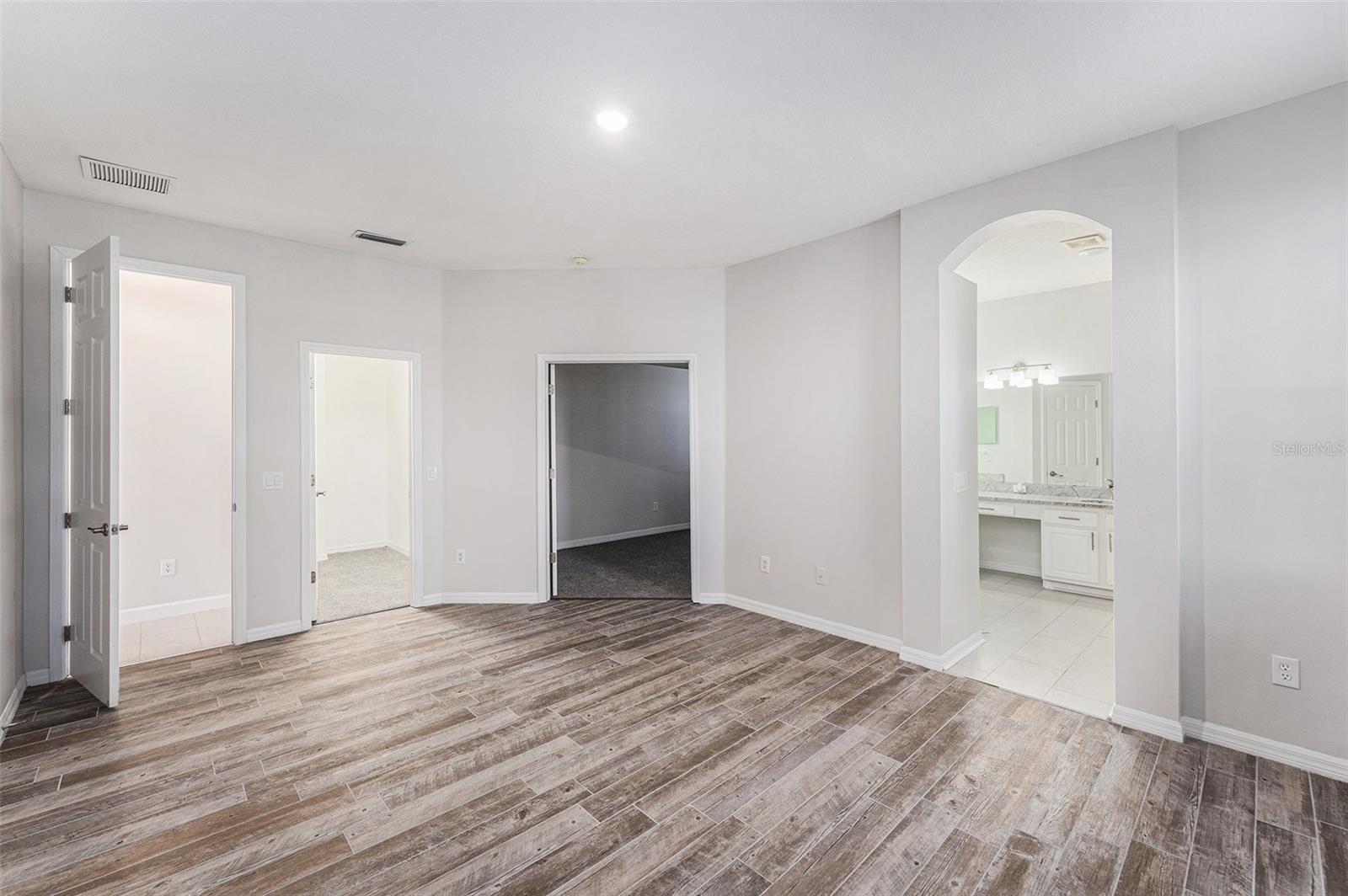 RIVER HILLS COUNTRY CLUB PARCE - Residential