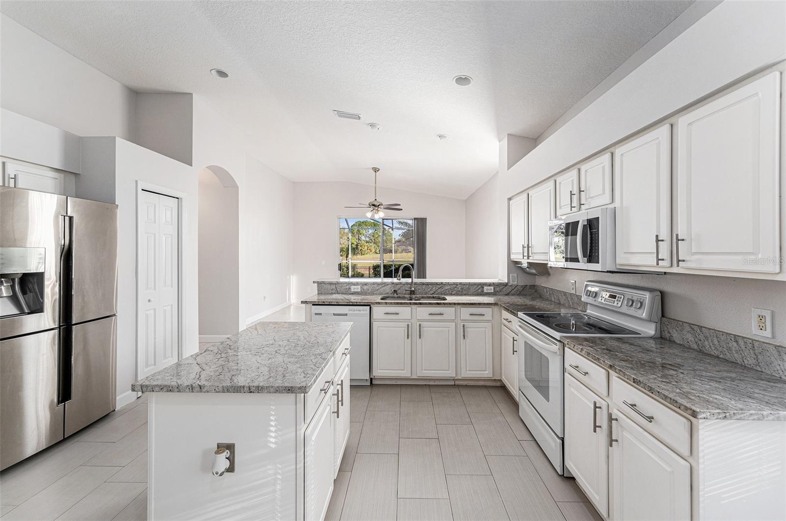 RIVER HILLS COUNTRY CLUB PARCE - Residential