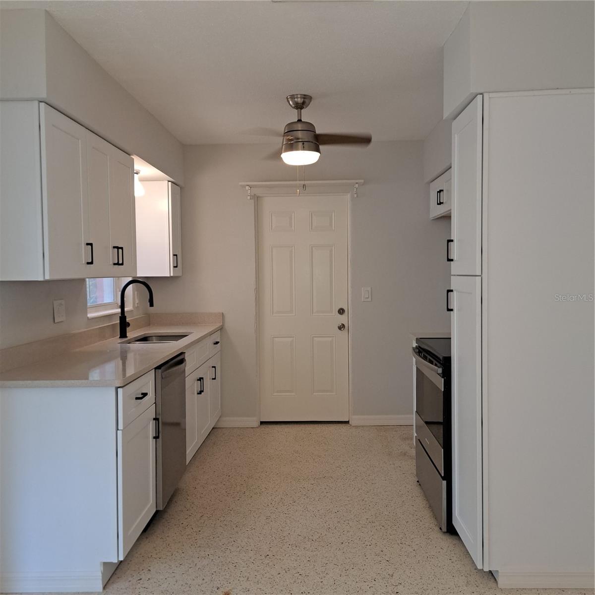 GULFPORT HARBOR 1ST ADD - Residential Lease