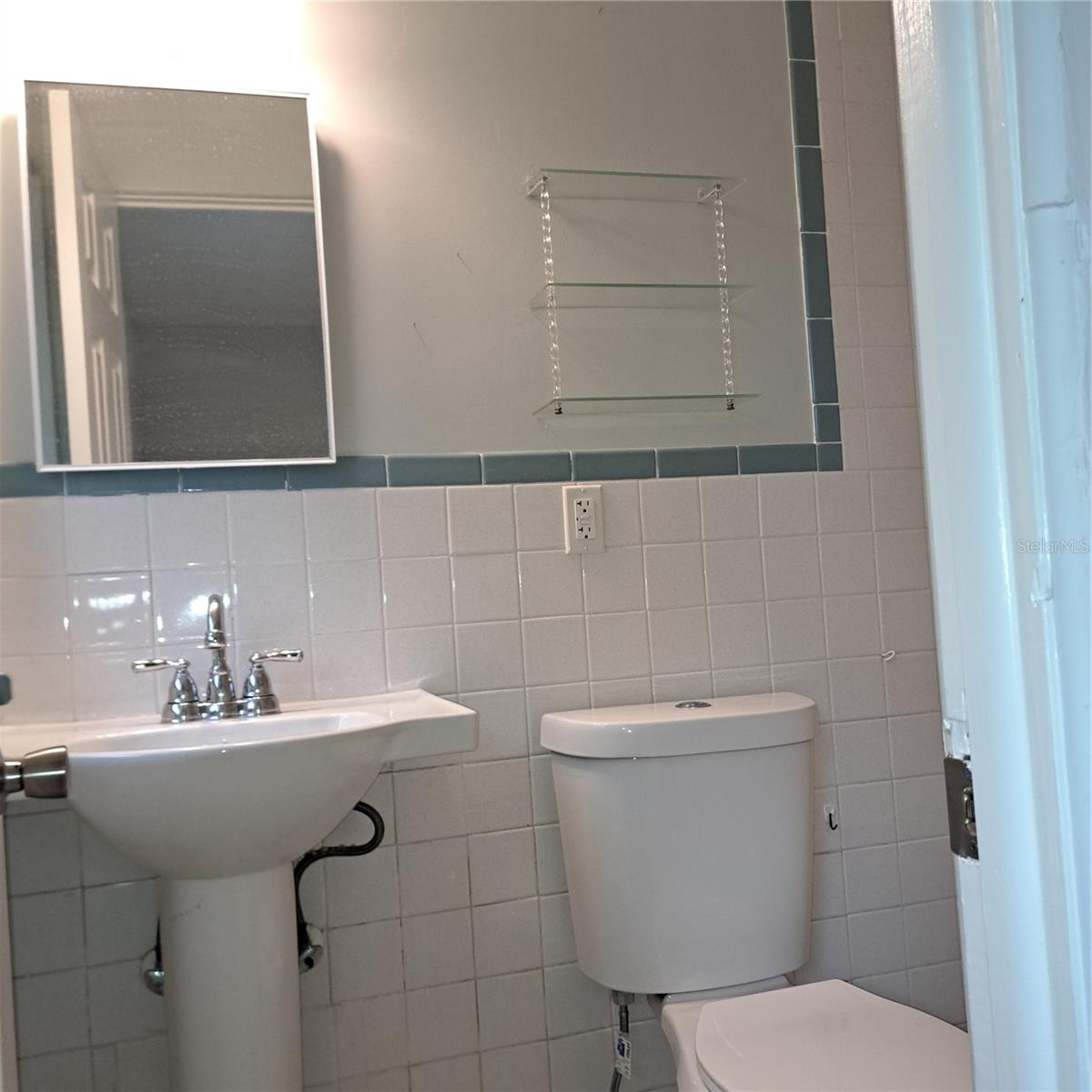 GULFPORT HARBOR 1ST ADD - Residential Lease