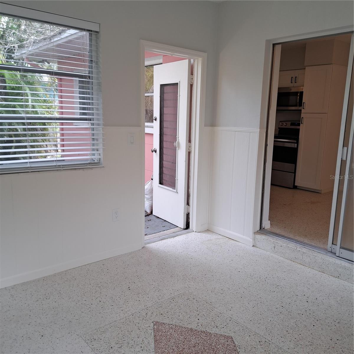 GULFPORT HARBOR 1ST ADD - Residential Lease
