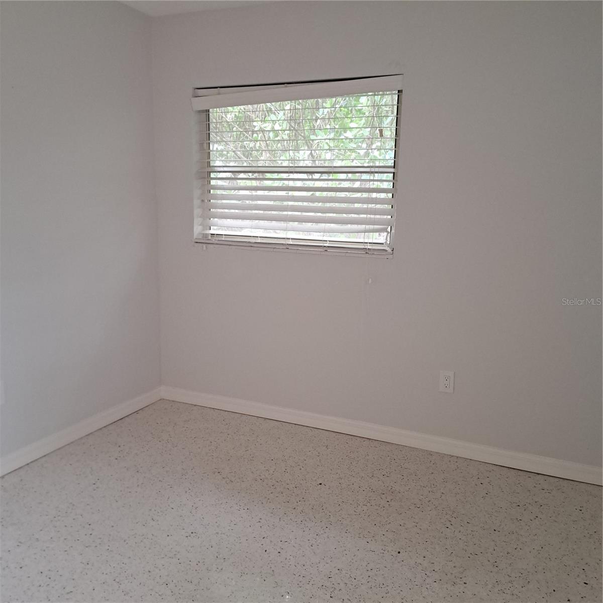 GULFPORT HARBOR 1ST ADD - Residential Lease
