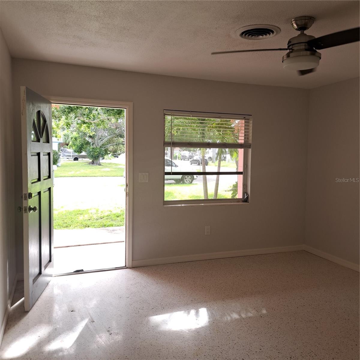 GULFPORT HARBOR 1ST ADD - Residential Lease