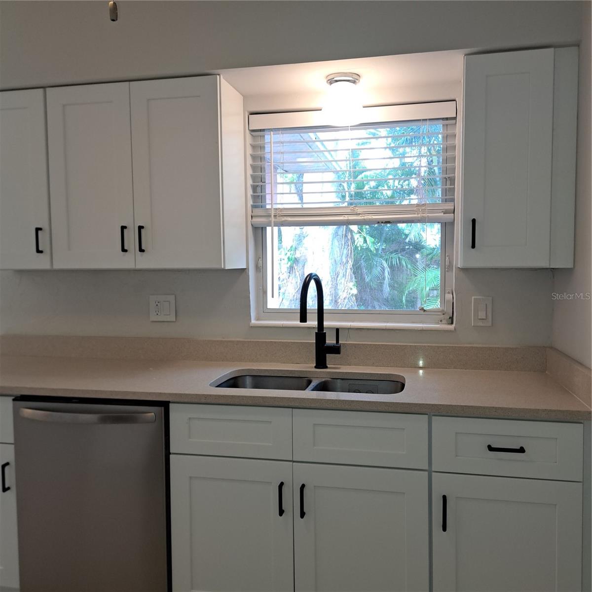 GULFPORT HARBOR 1ST ADD - Residential Lease