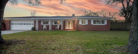 Photo of 712 Camellia Court, Seffner, FL 33584 (MLS # TB8475542)