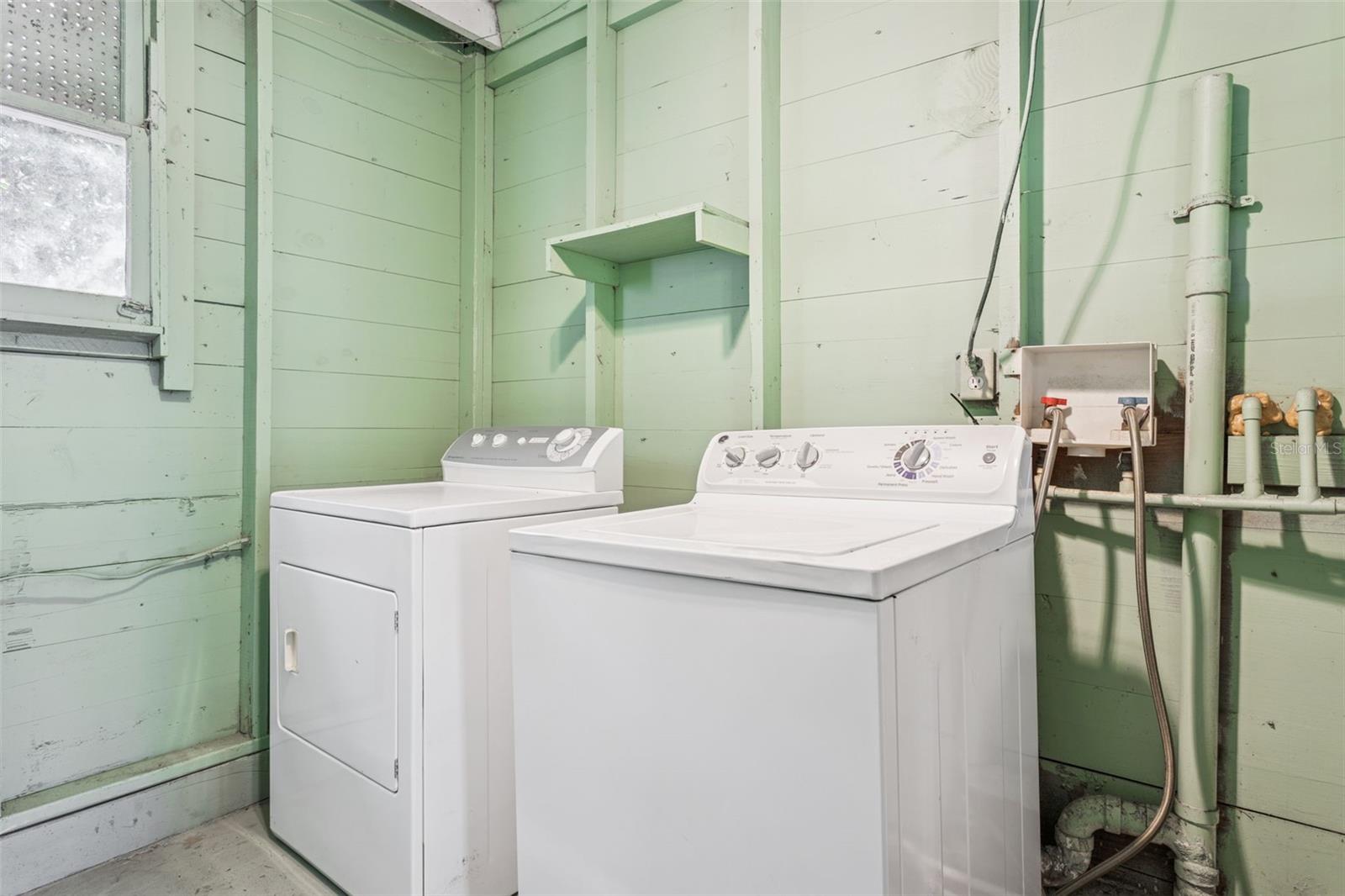 HAMNERS W E FOREST ACRES - Residential