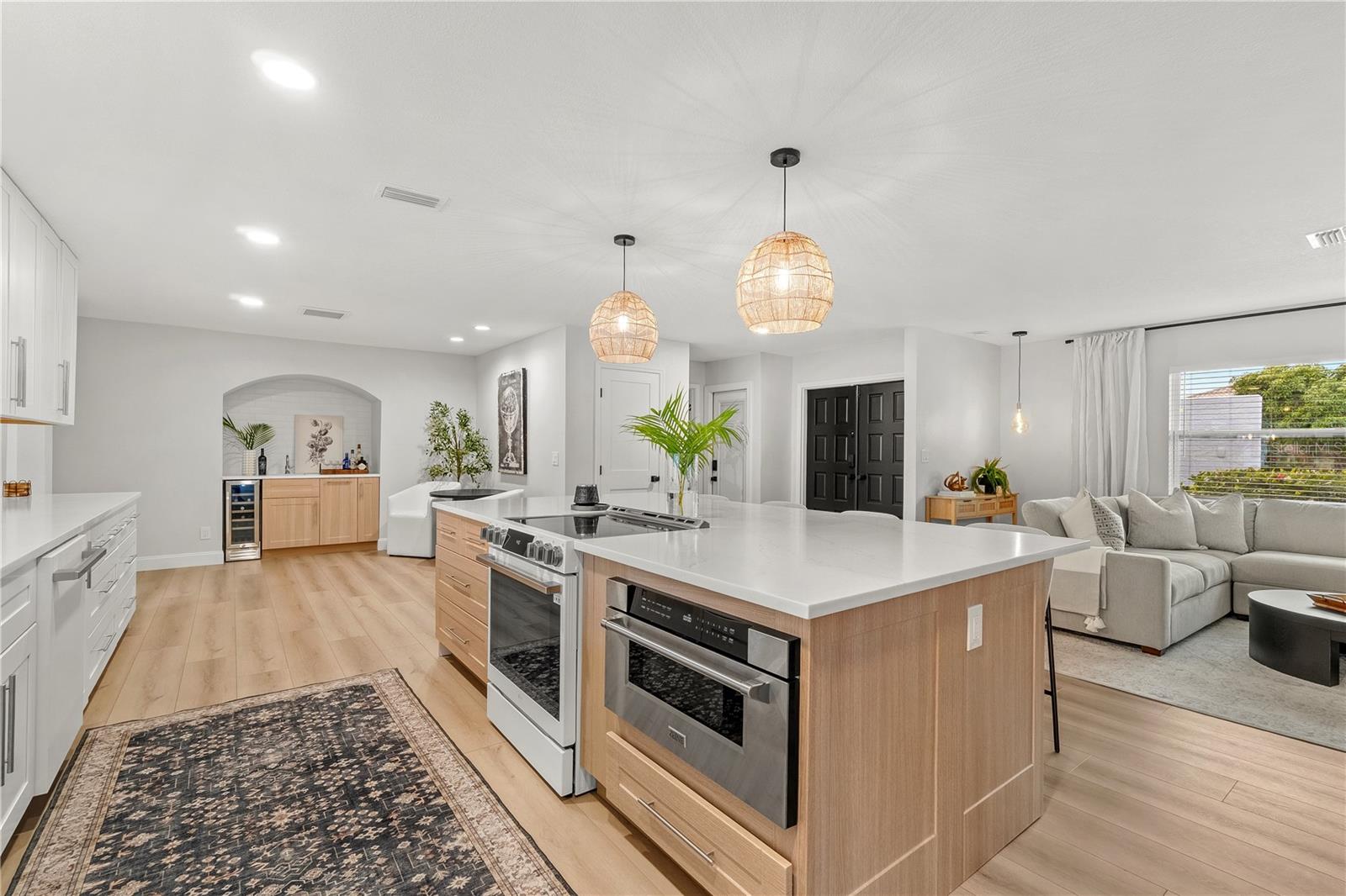 VENETIAN ISLES - Residential