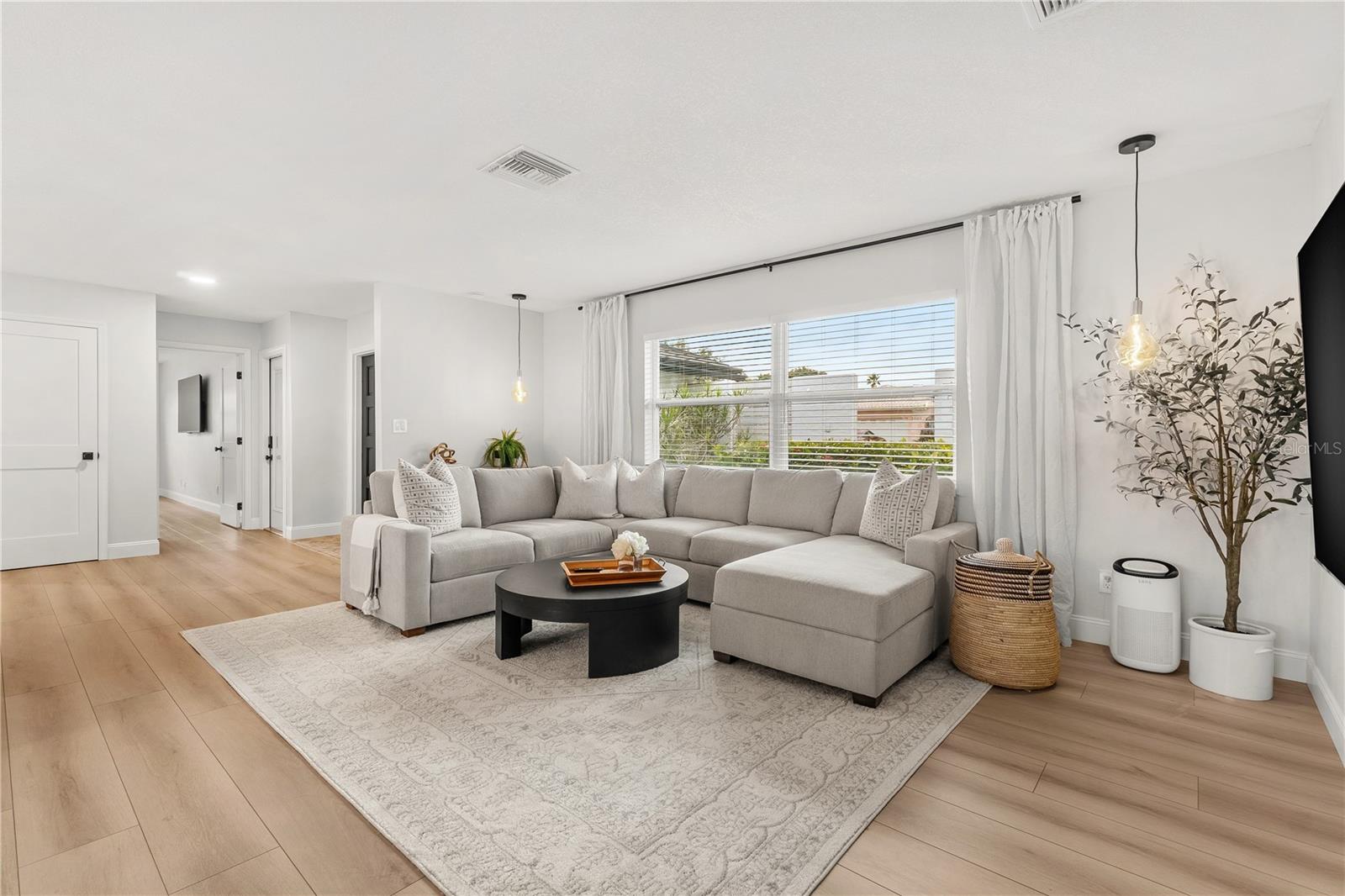 VENETIAN ISLES - Residential