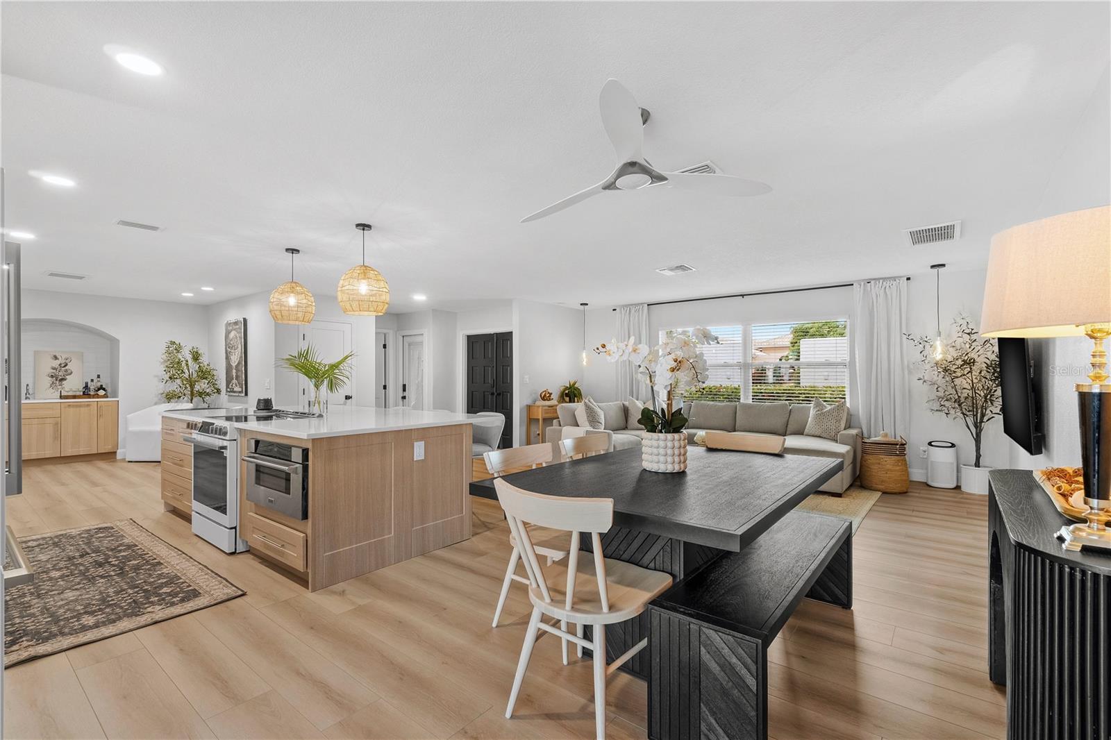 2000 KANSAS AVENUE NE