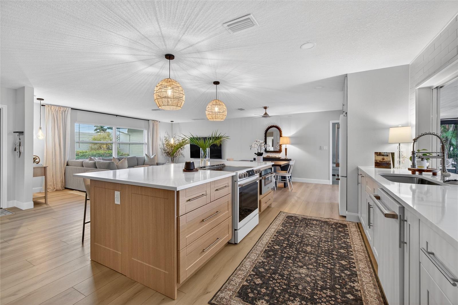 VENETIAN ISLES - Residential