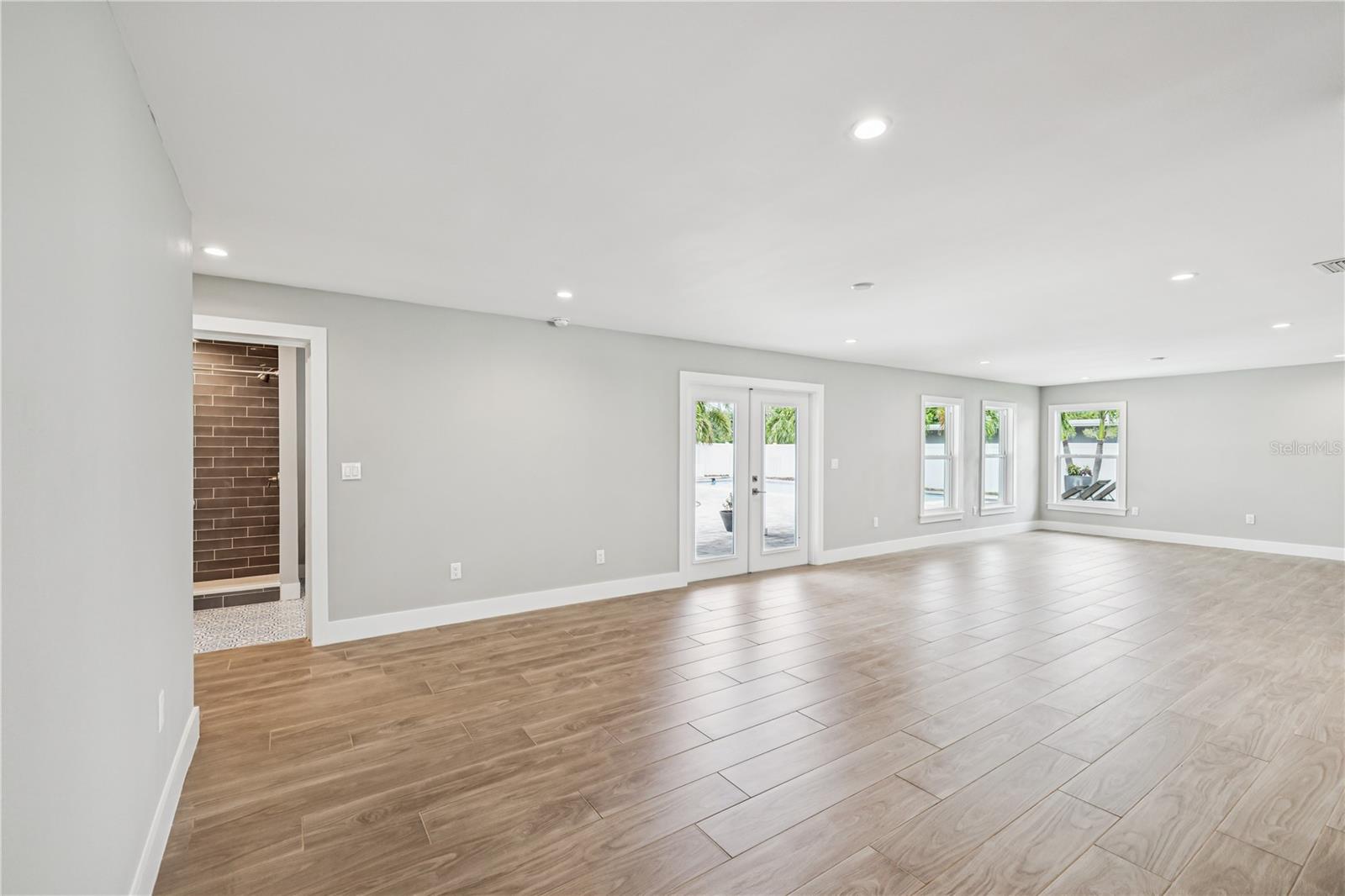 SHORE ACRES OVERLOOK SEC - Residential Lease