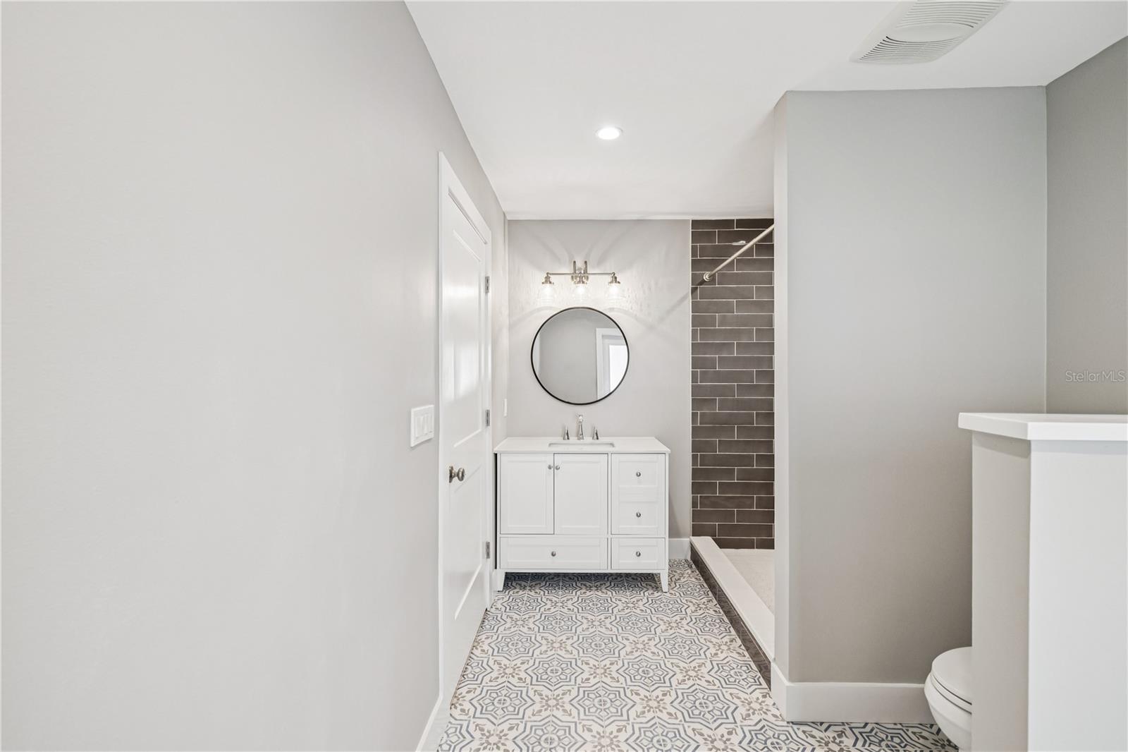 SHORE ACRES OVERLOOK SEC - Residential Lease