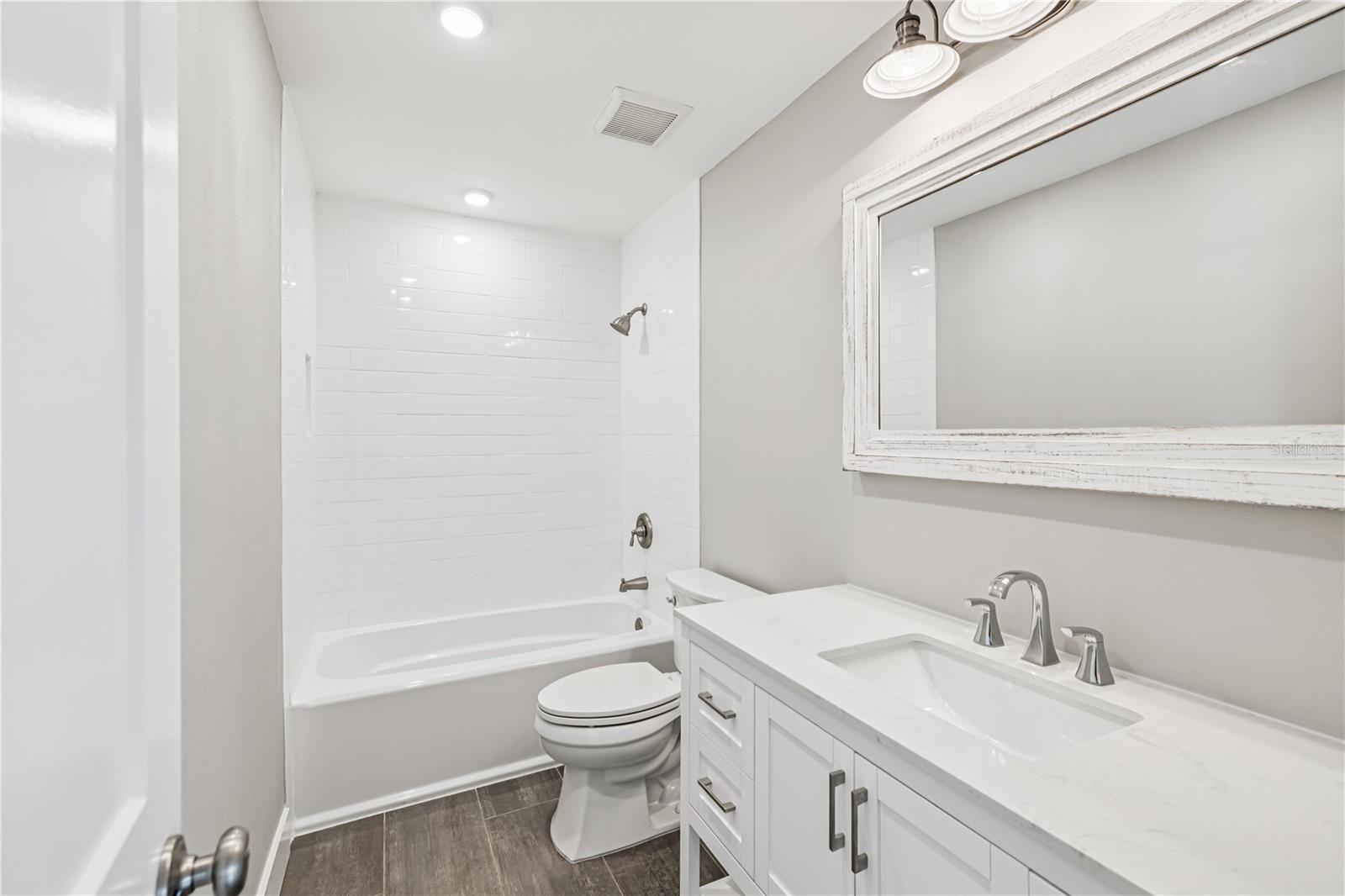 SHORE ACRES OVERLOOK SEC - Residential Lease