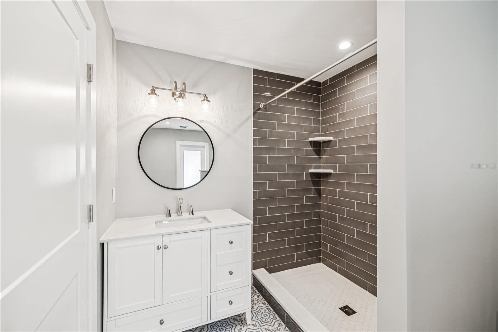 SHORE ACRES OVERLOOK SEC - Residential Lease