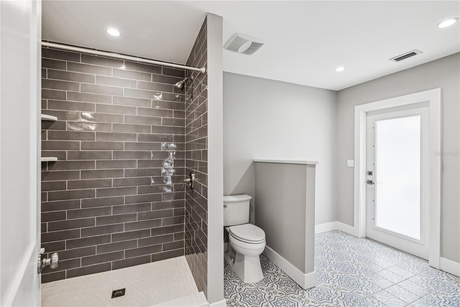 SHORE ACRES OVERLOOK SEC - Residential Lease