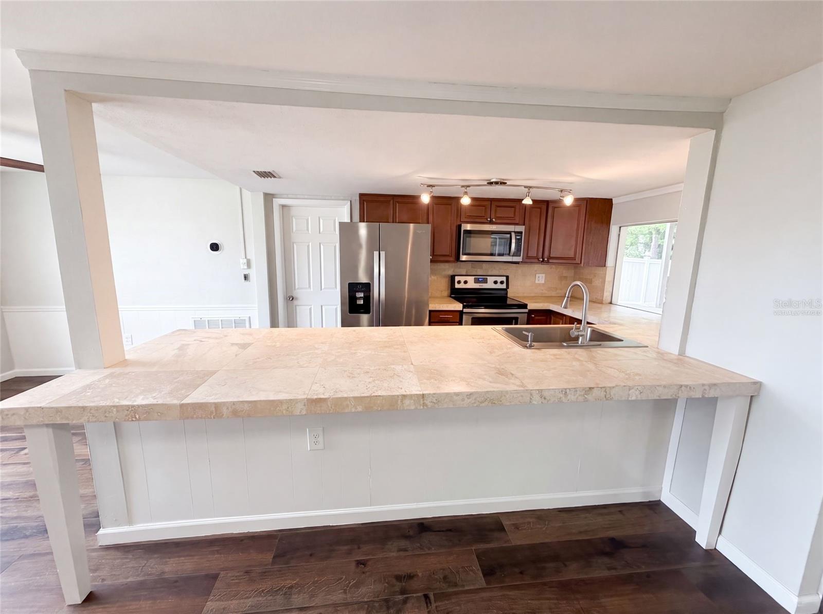 3400 BAINBRIDGE DRIVE