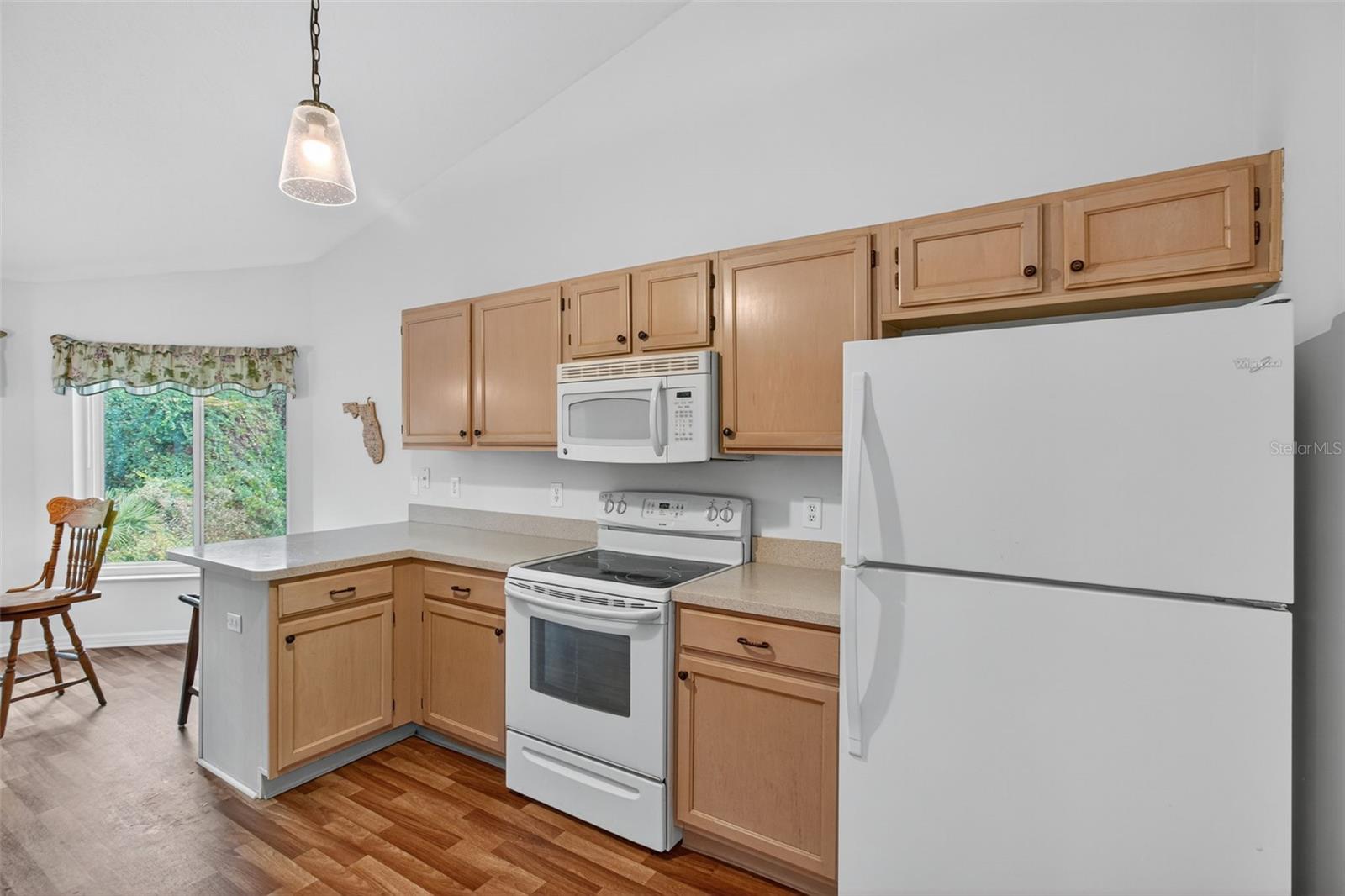 THE ESTATES - Residential Lease